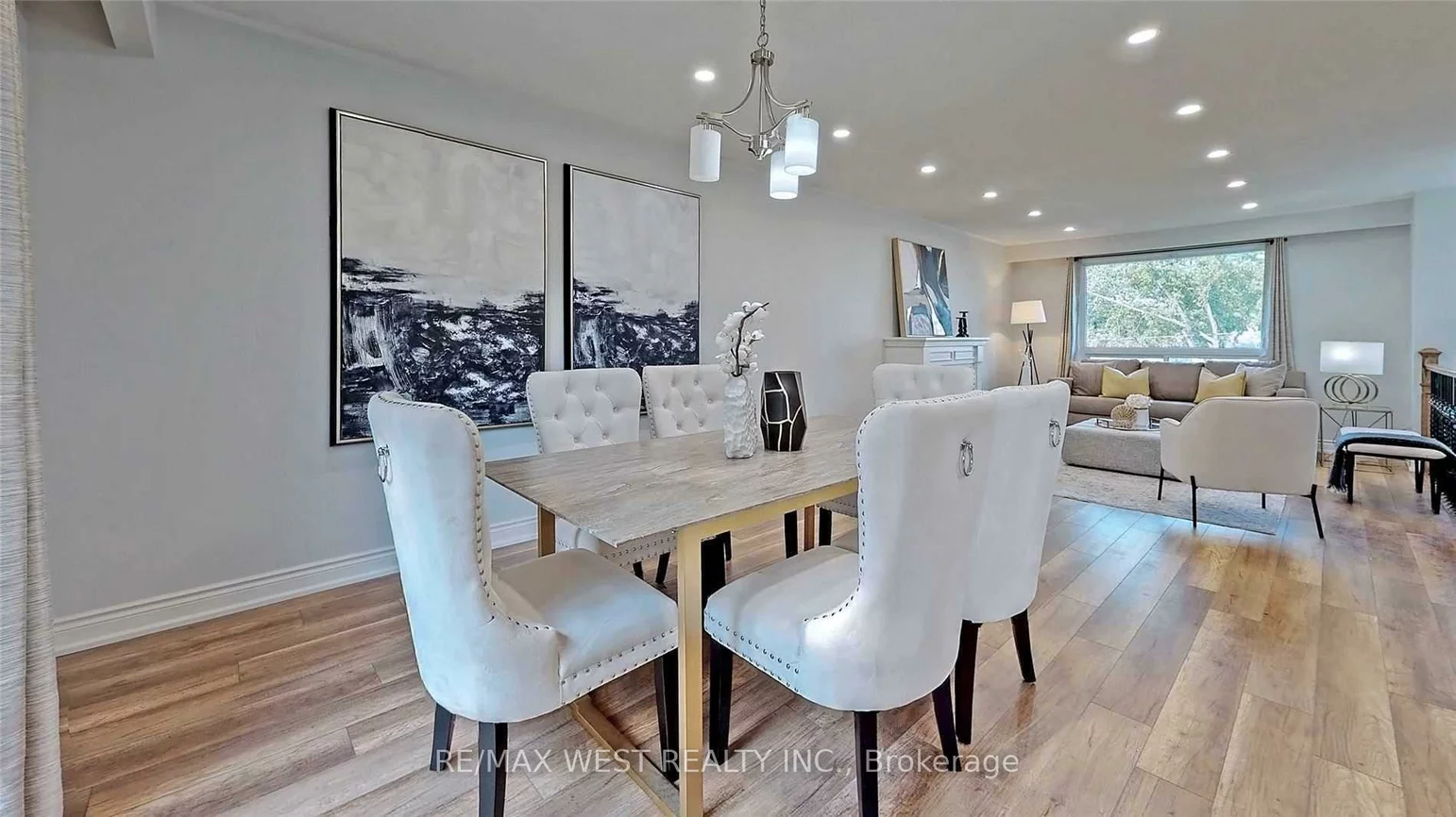 360, Dixon, Central Newmarket, Newmarket