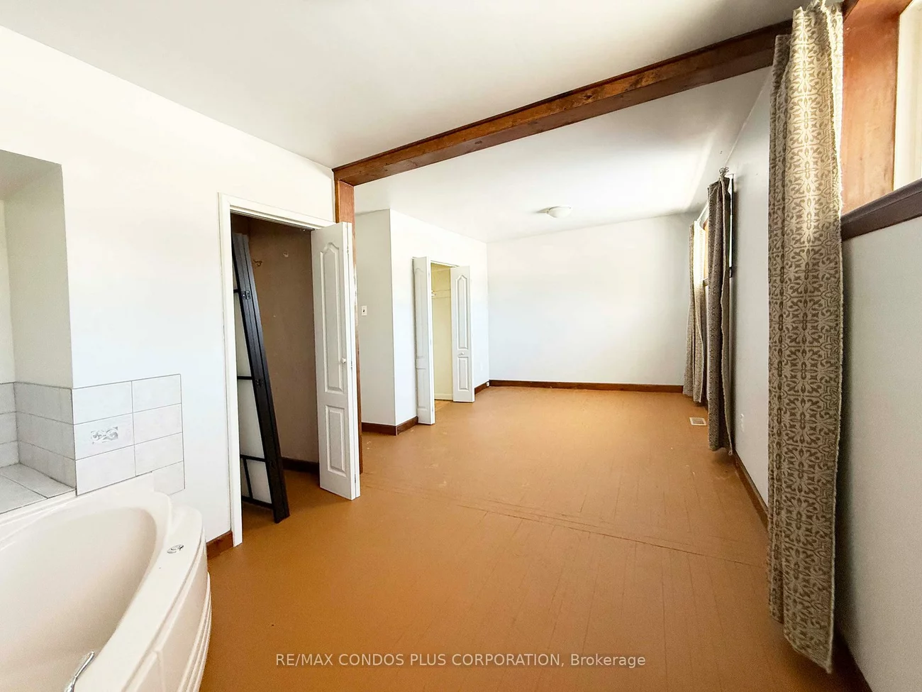 105, Park, Central Newmarket, Newmarket