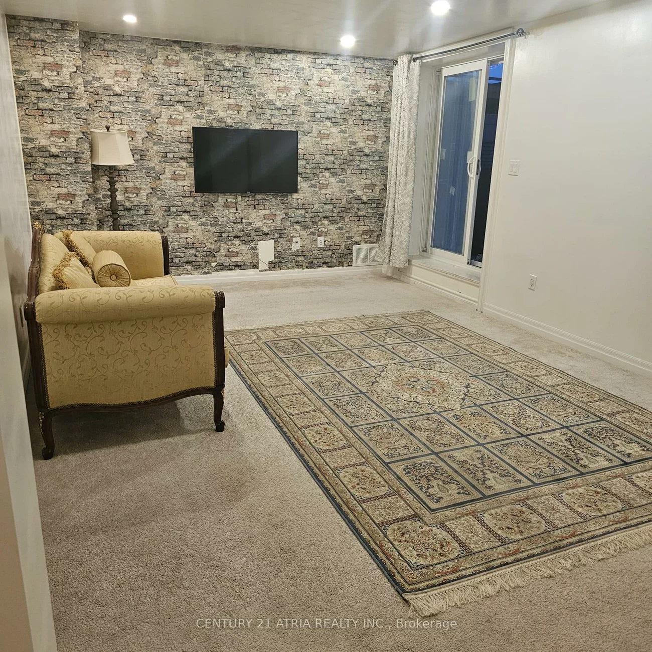 82, Vantage, Woodland Hill, Newmarket