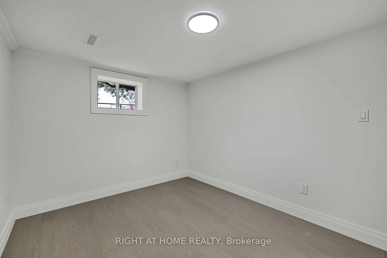 703, Sunnypoint, Huron Heights-Leslie Valley, Newmarket