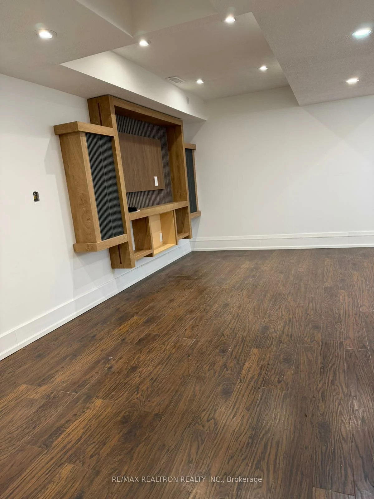 700, Columbus, Summerhill Estates, Newmarket