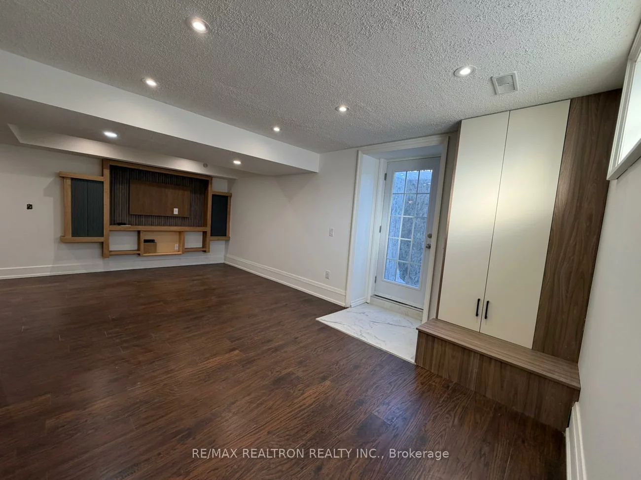 700, Columbus, Summerhill Estates, Newmarket