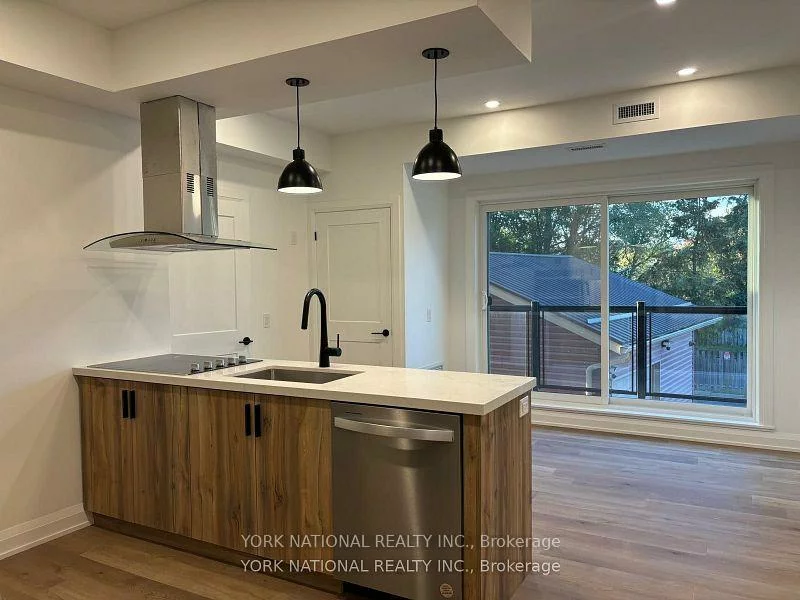 49, Charles, Central Newmarket, Newmarket