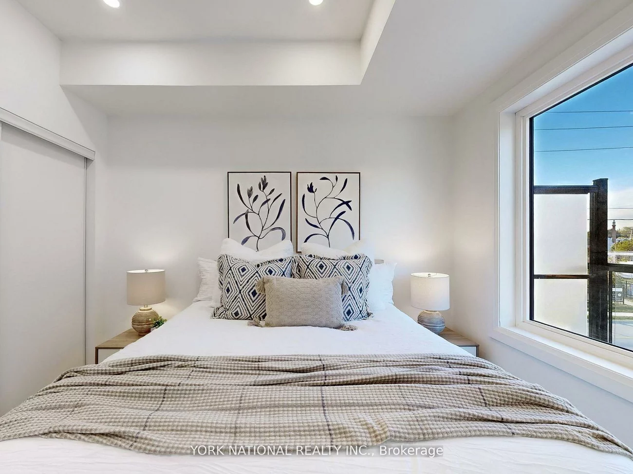 49, Charles, Central Newmarket, Newmarket