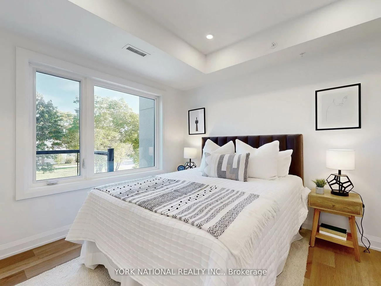 49, Charles, Central Newmarket, Newmarket