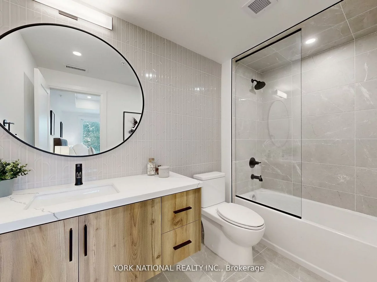 49, Charles, Central Newmarket, Newmarket