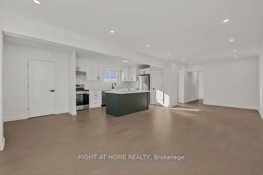 703, Sunnypoint, Huron Heights-Leslie Valley, Newmarket