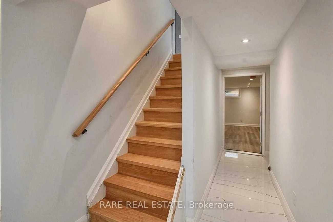 980, Jacarandah, Huron Heights-Leslie Valley, Newmarket