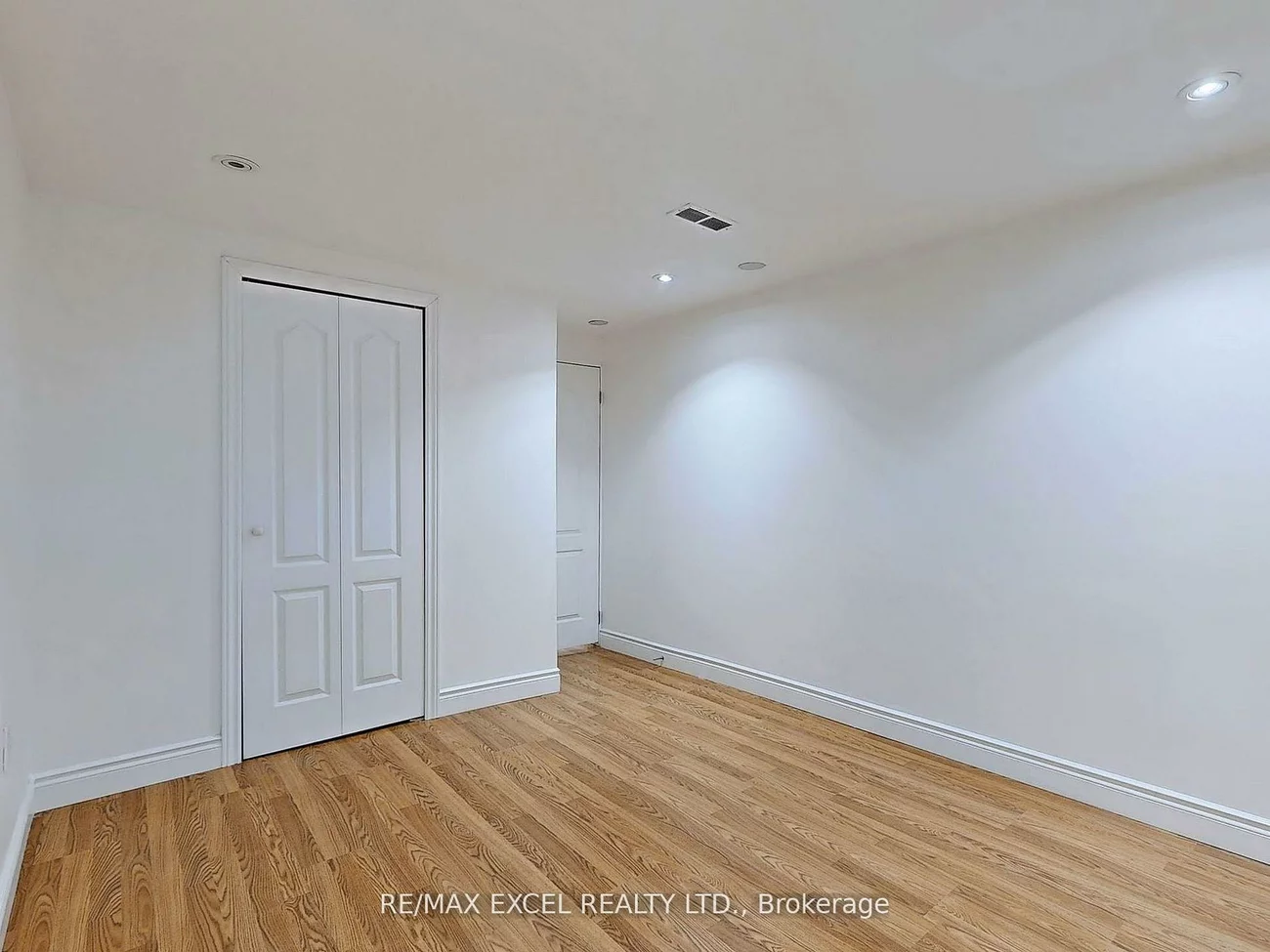 195, Parkview, Central Newmarket, Newmarket