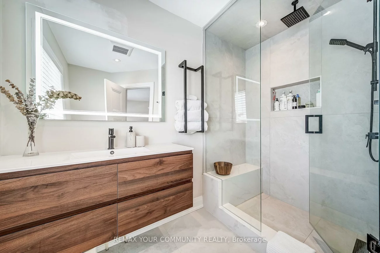 852, Sisler, Summerhill Estates, Newmarket