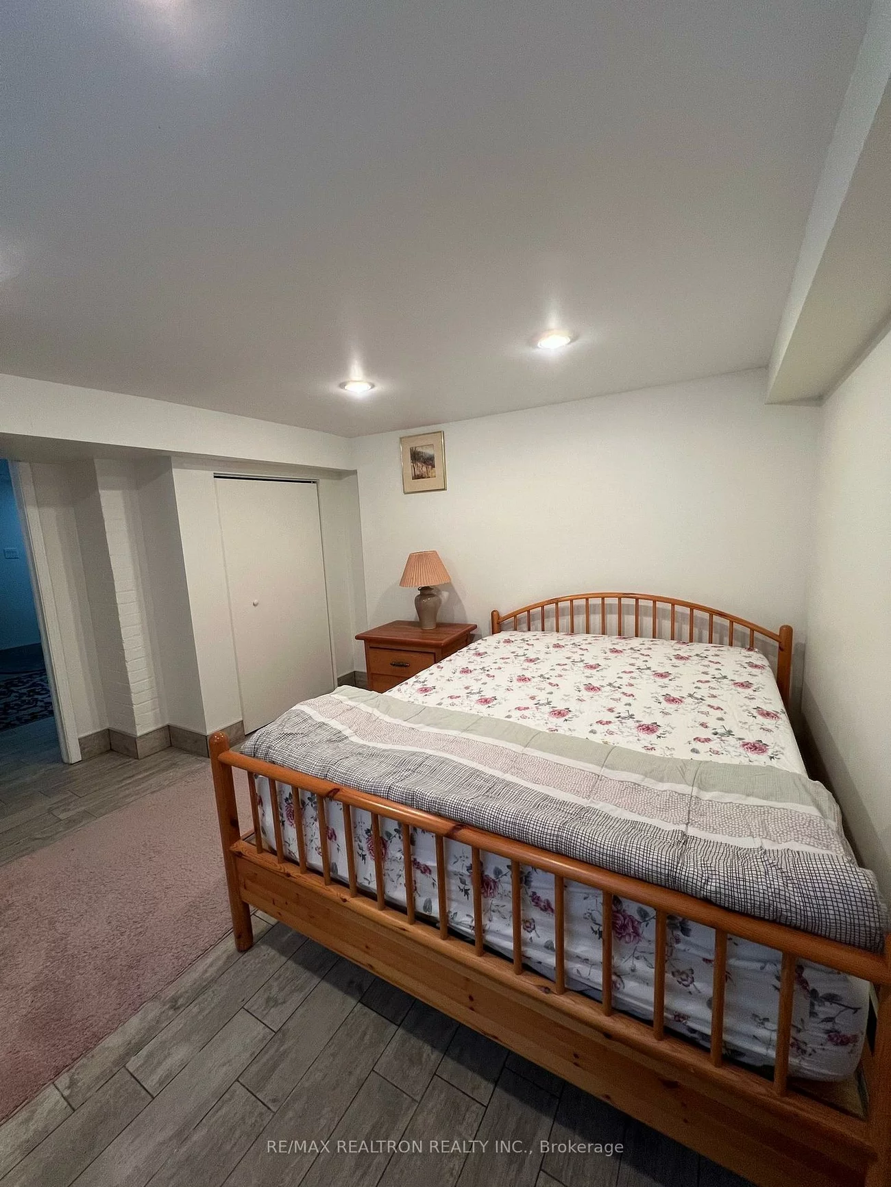 305, Eagle, Central Newmarket, Newmarket