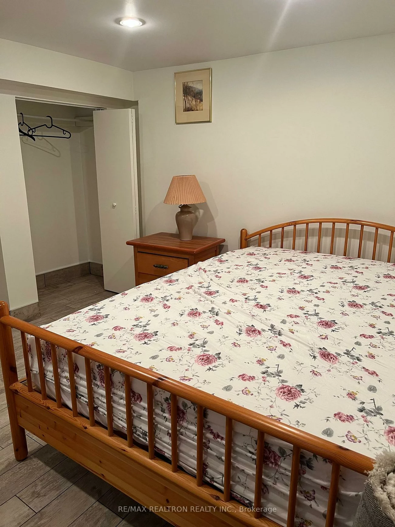 305, Eagle, Central Newmarket, Newmarket