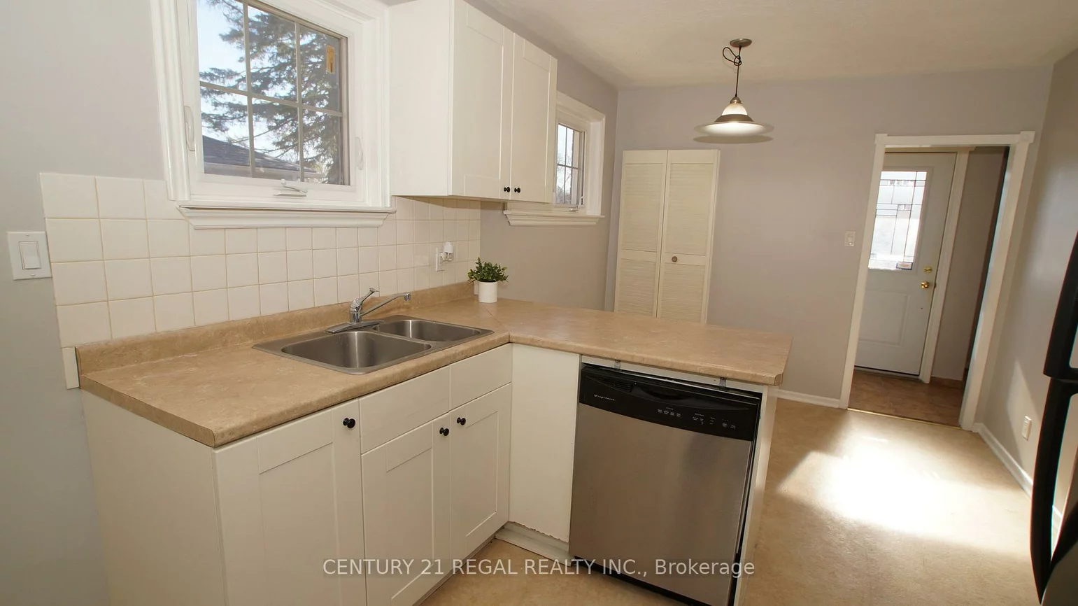 257, Silverbirch, Bristol-London, Newmarket