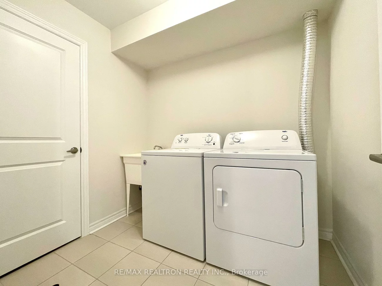 67, Gordon, Gorham-College Manor, Newmarket