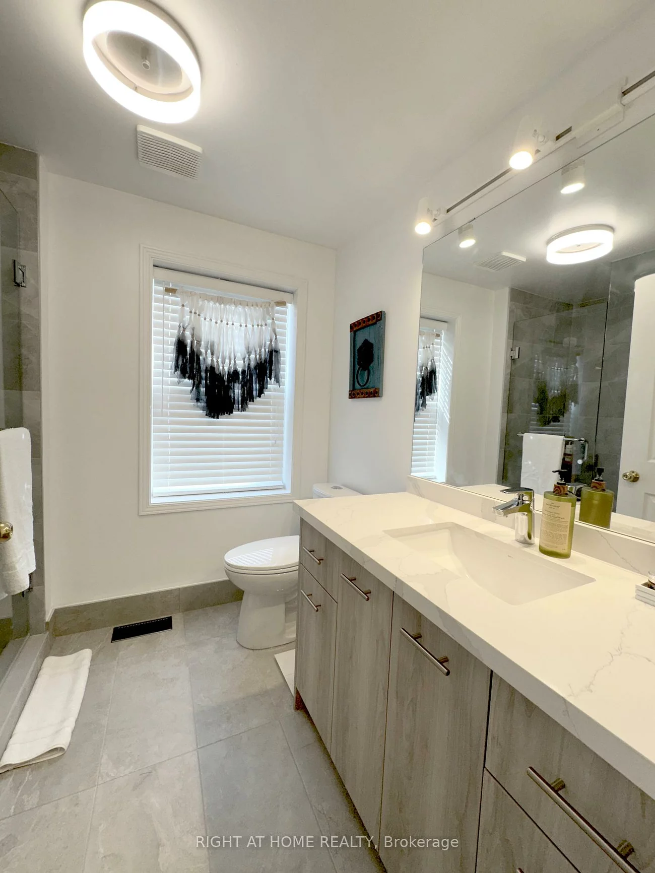 469, Queen, Central Newmarket, Newmarket