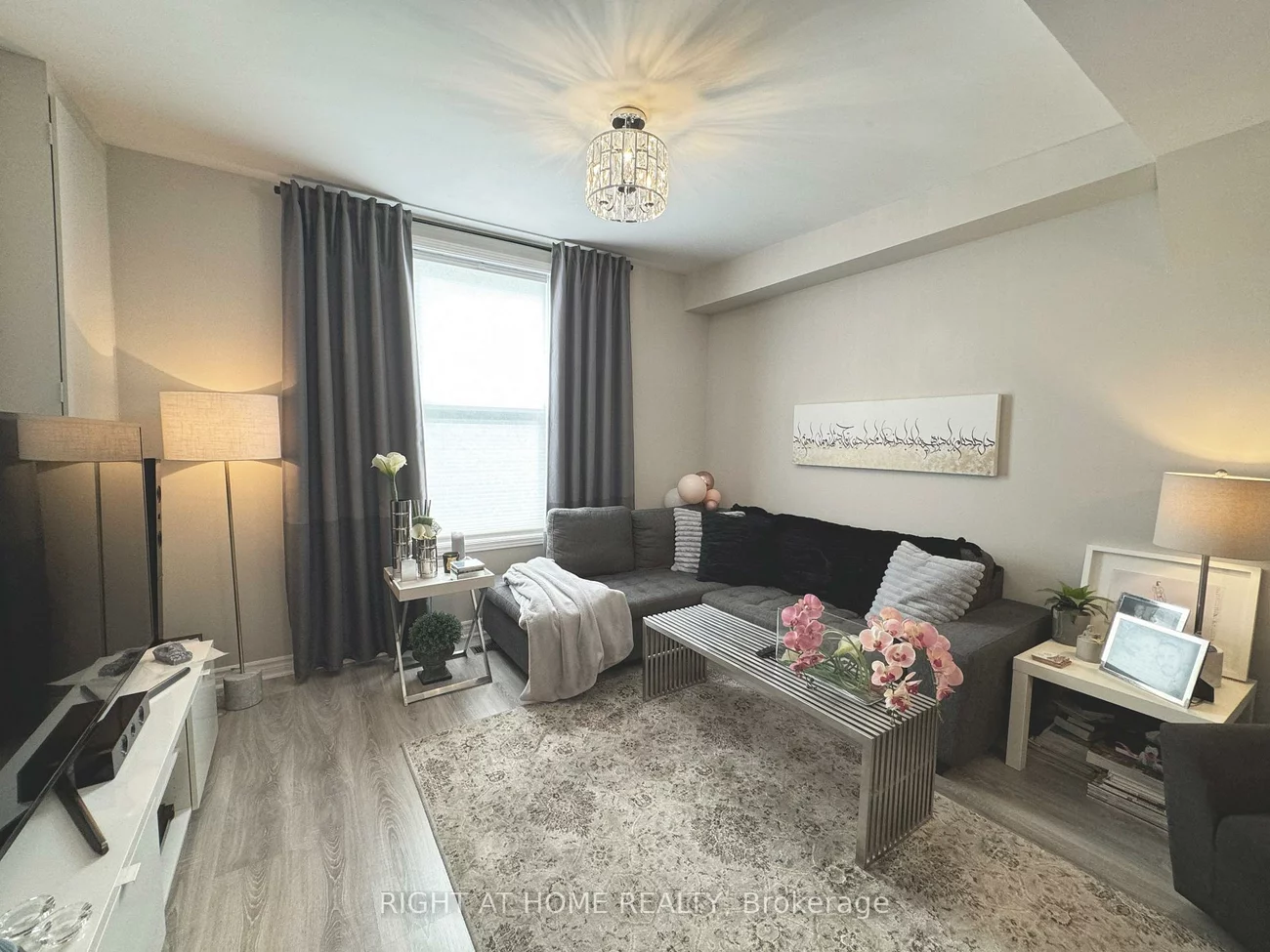 469, Queen, Central Newmarket, Newmarket