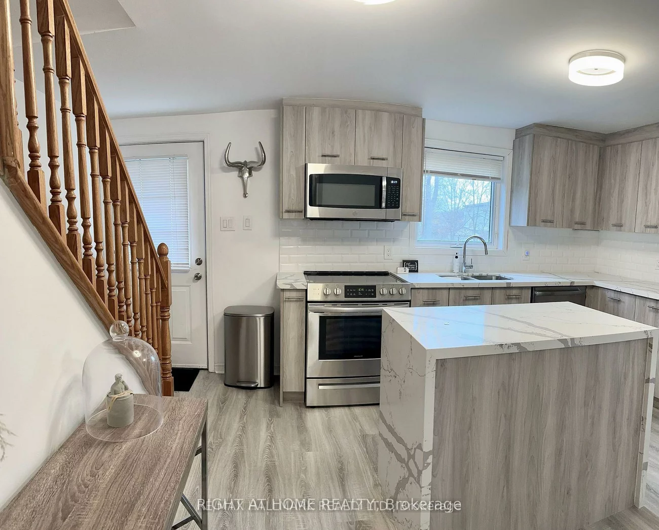 469, Queen, Central Newmarket, Newmarket