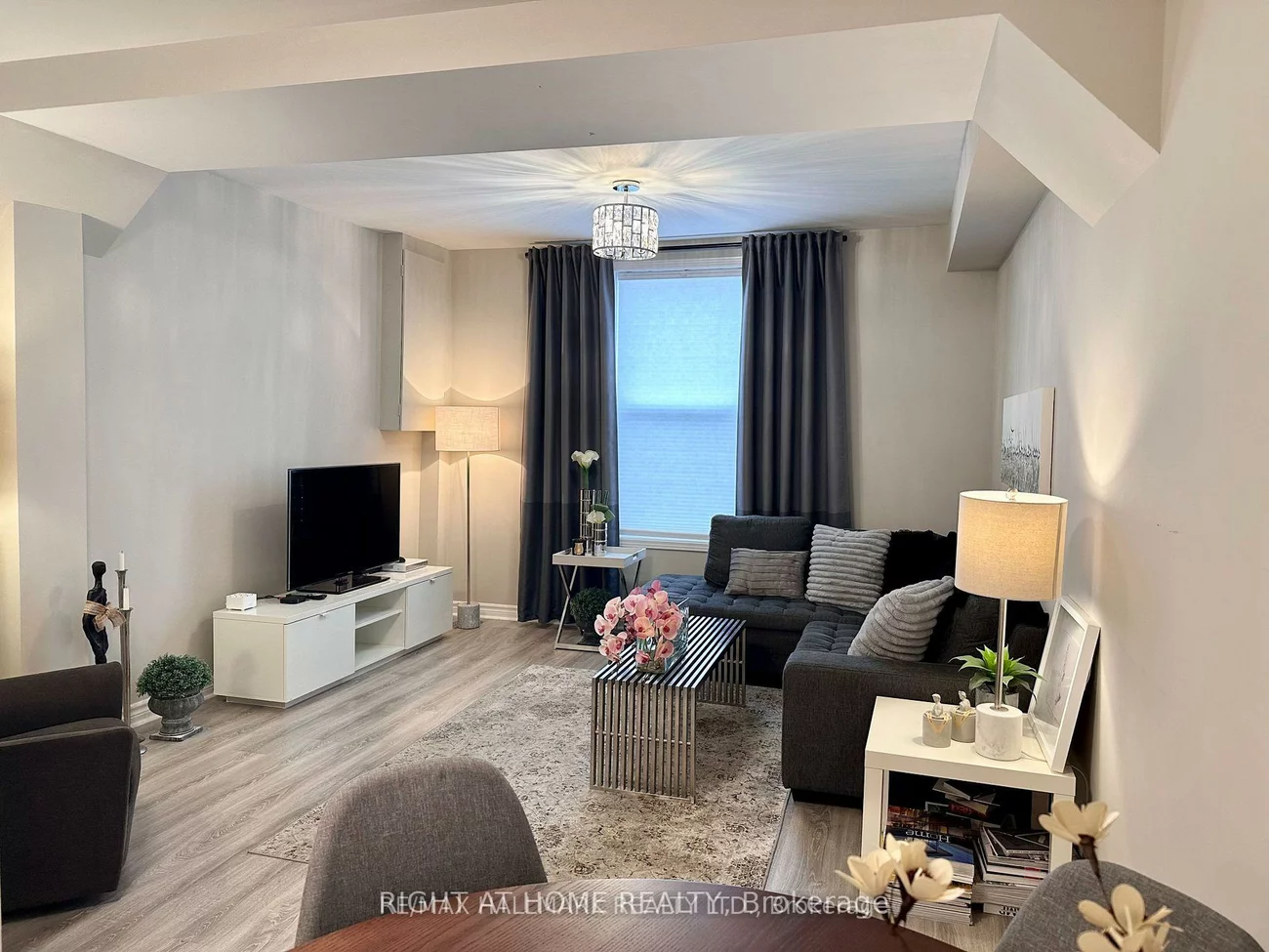 469, Queen, Central Newmarket, Newmarket