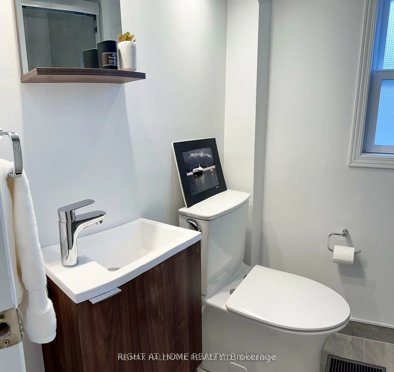 469, Queen, Central Newmarket, Newmarket