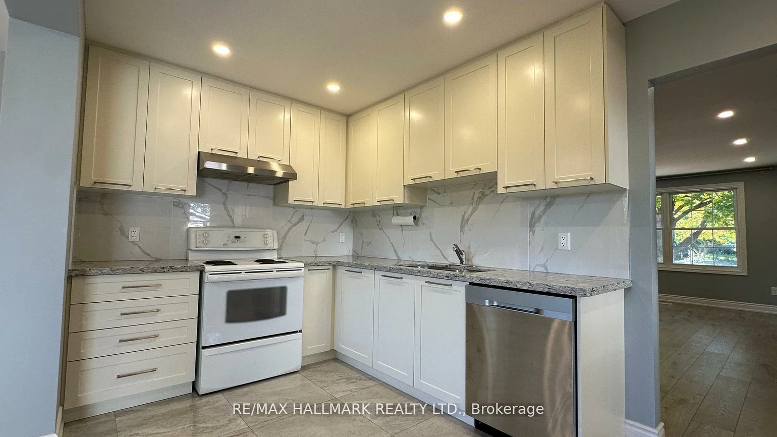 361, Terry, Central Newmarket, Newmarket