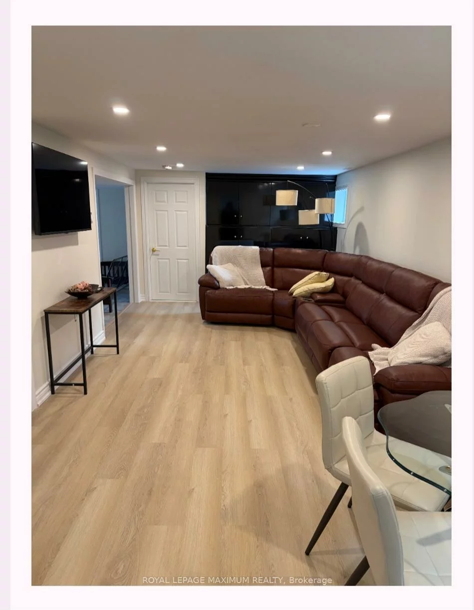 121, Bolton, Huron Heights-Leslie Valley, Newmarket