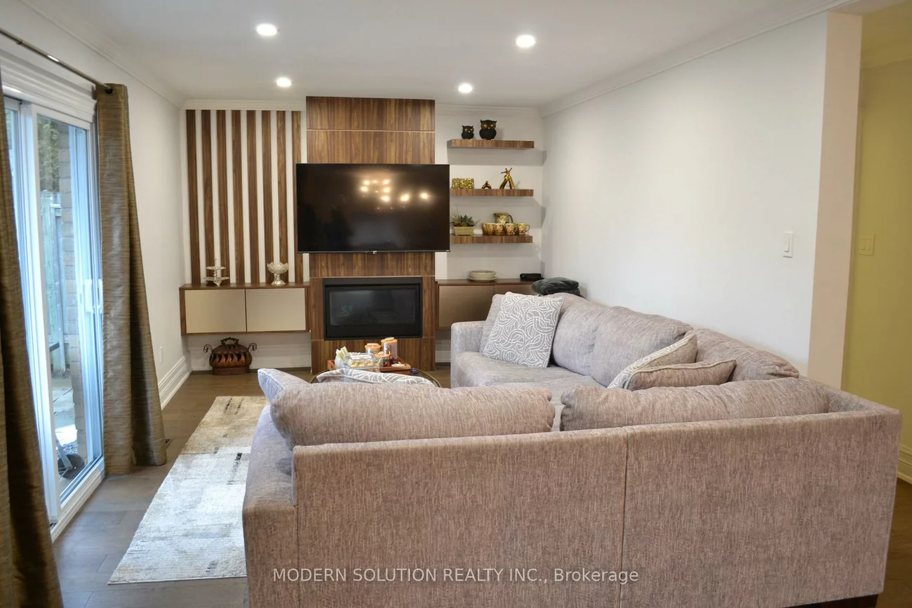 65, Manning, Gorham-College Manor, Newmarket