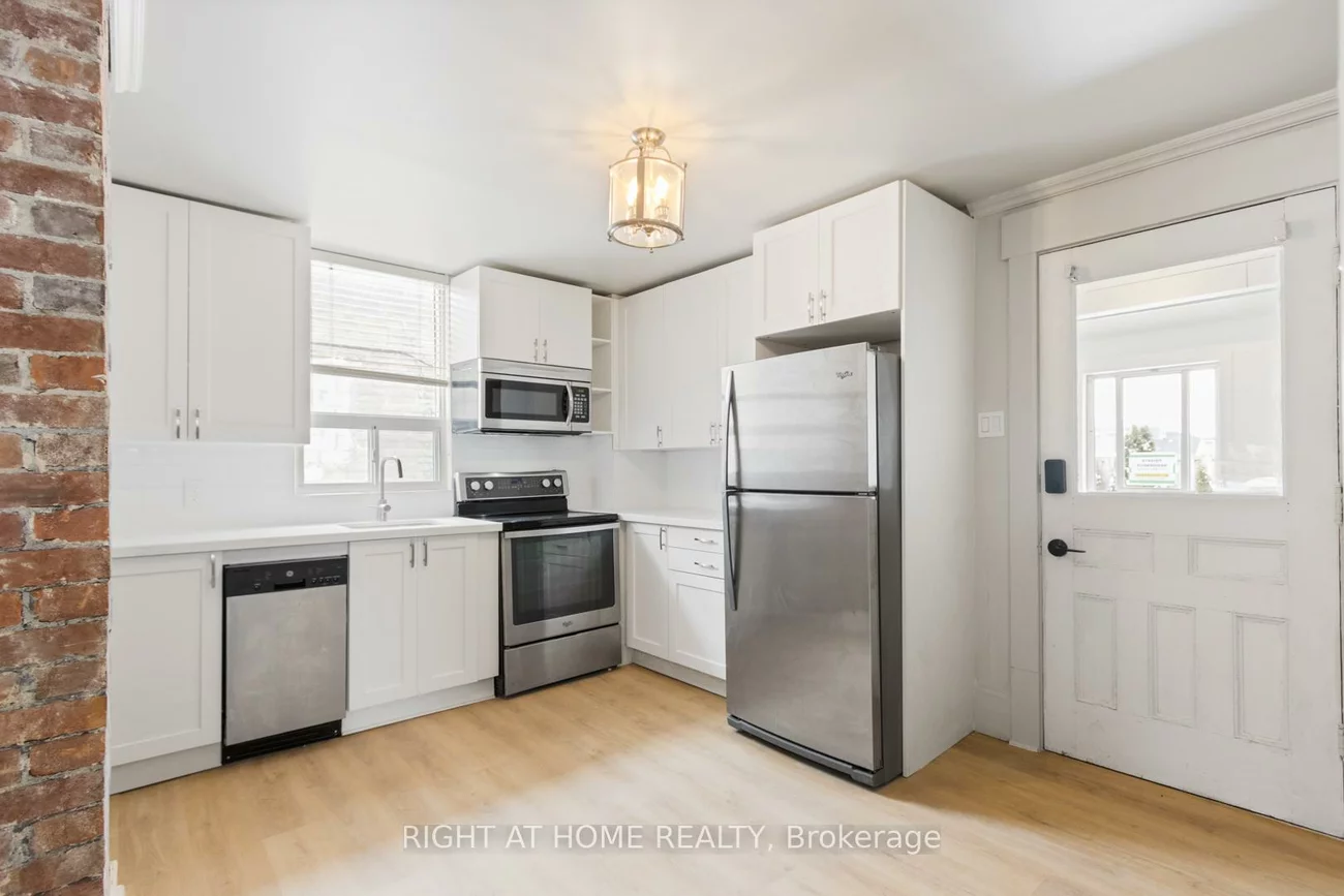 443, Ontario, Central Newmarket, Newmarket