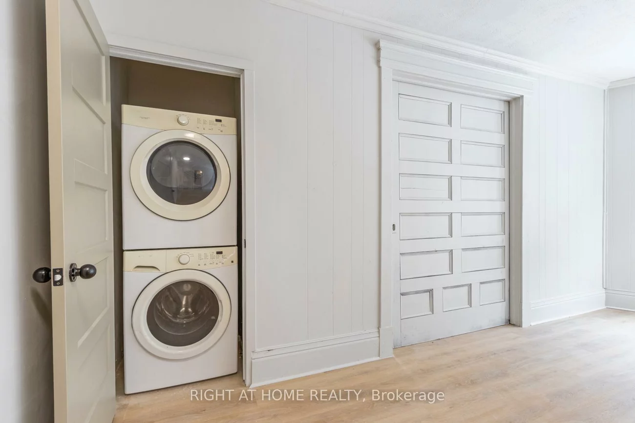 443, Ontario, Central Newmarket, Newmarket