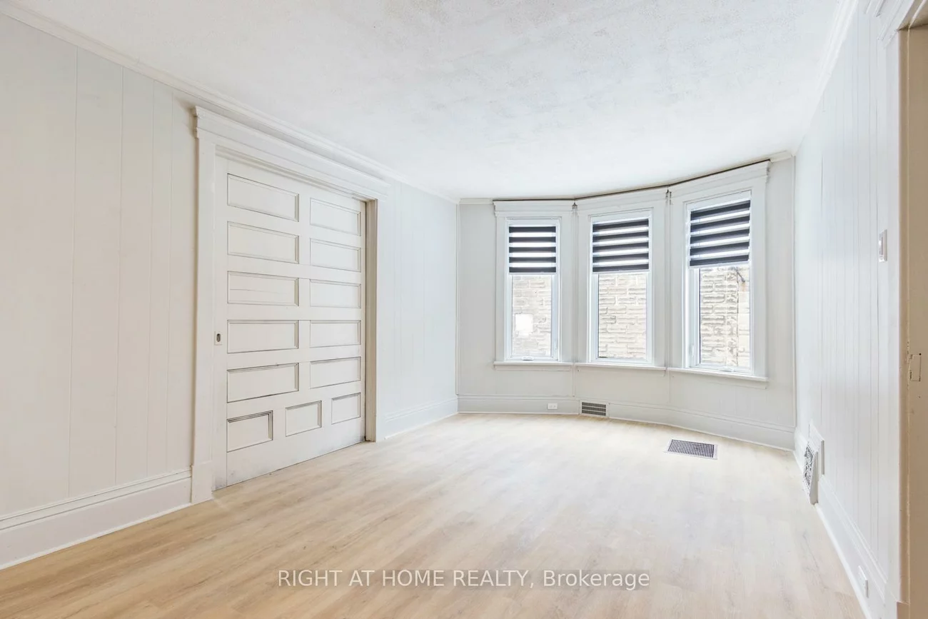 443, Ontario, Central Newmarket, Newmarket