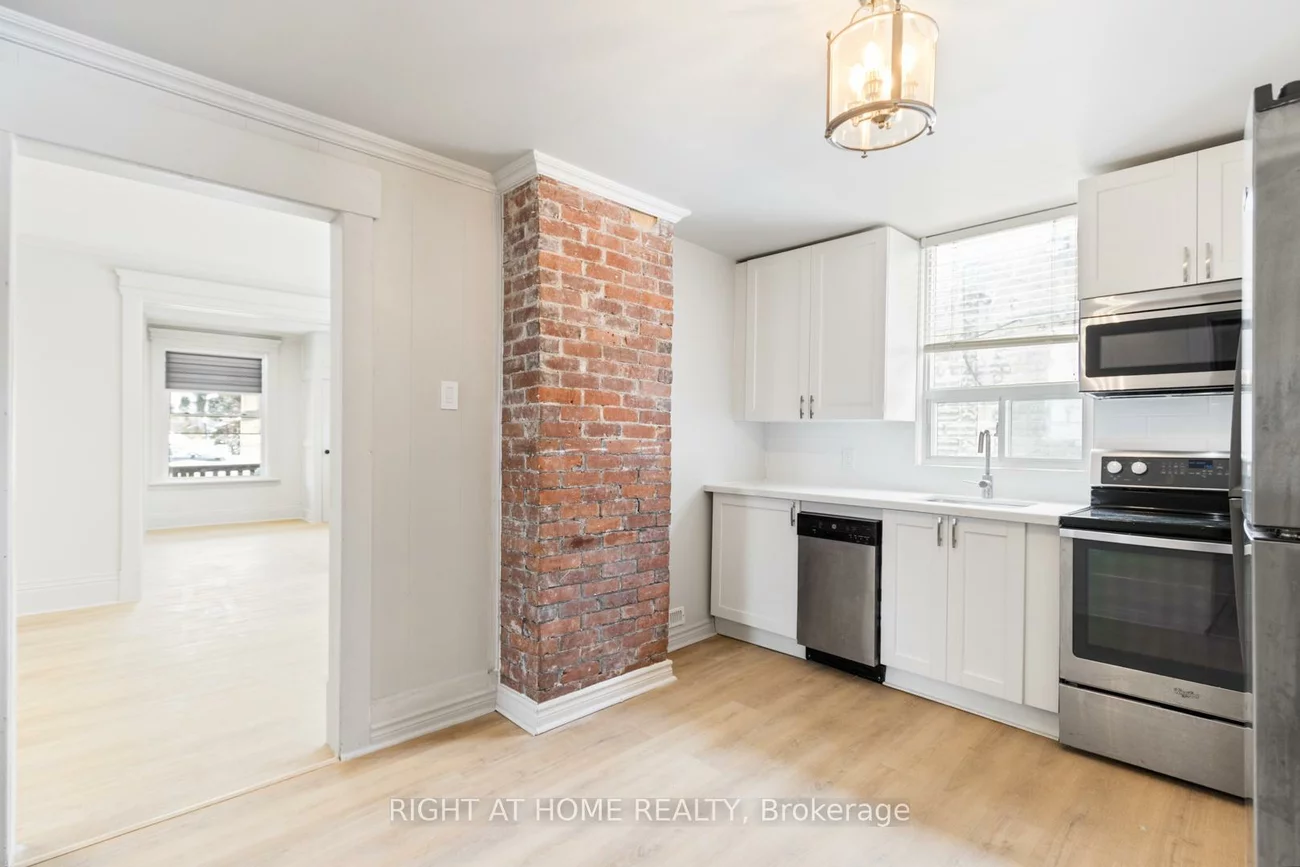 443, Ontario, Central Newmarket, Newmarket