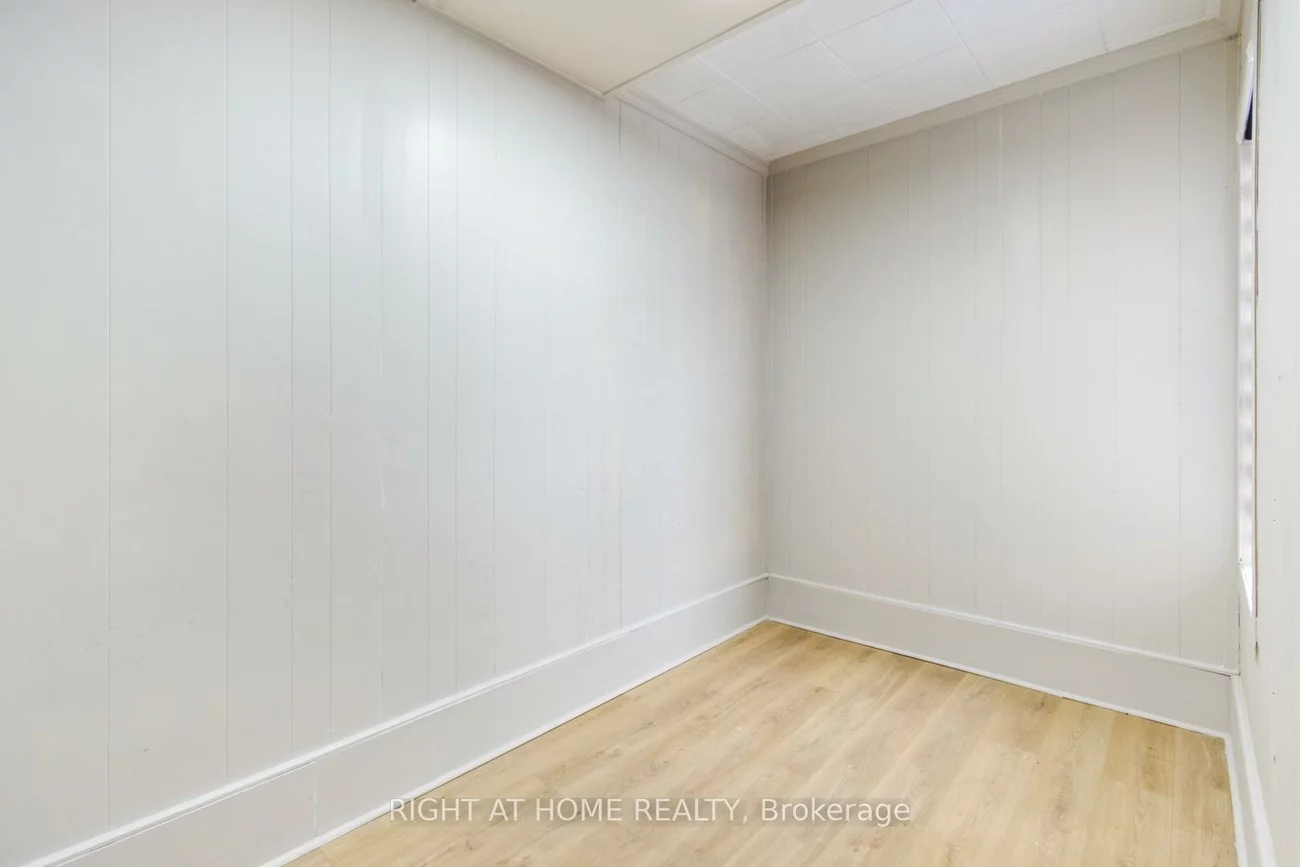 443, Ontario, Central Newmarket, Newmarket