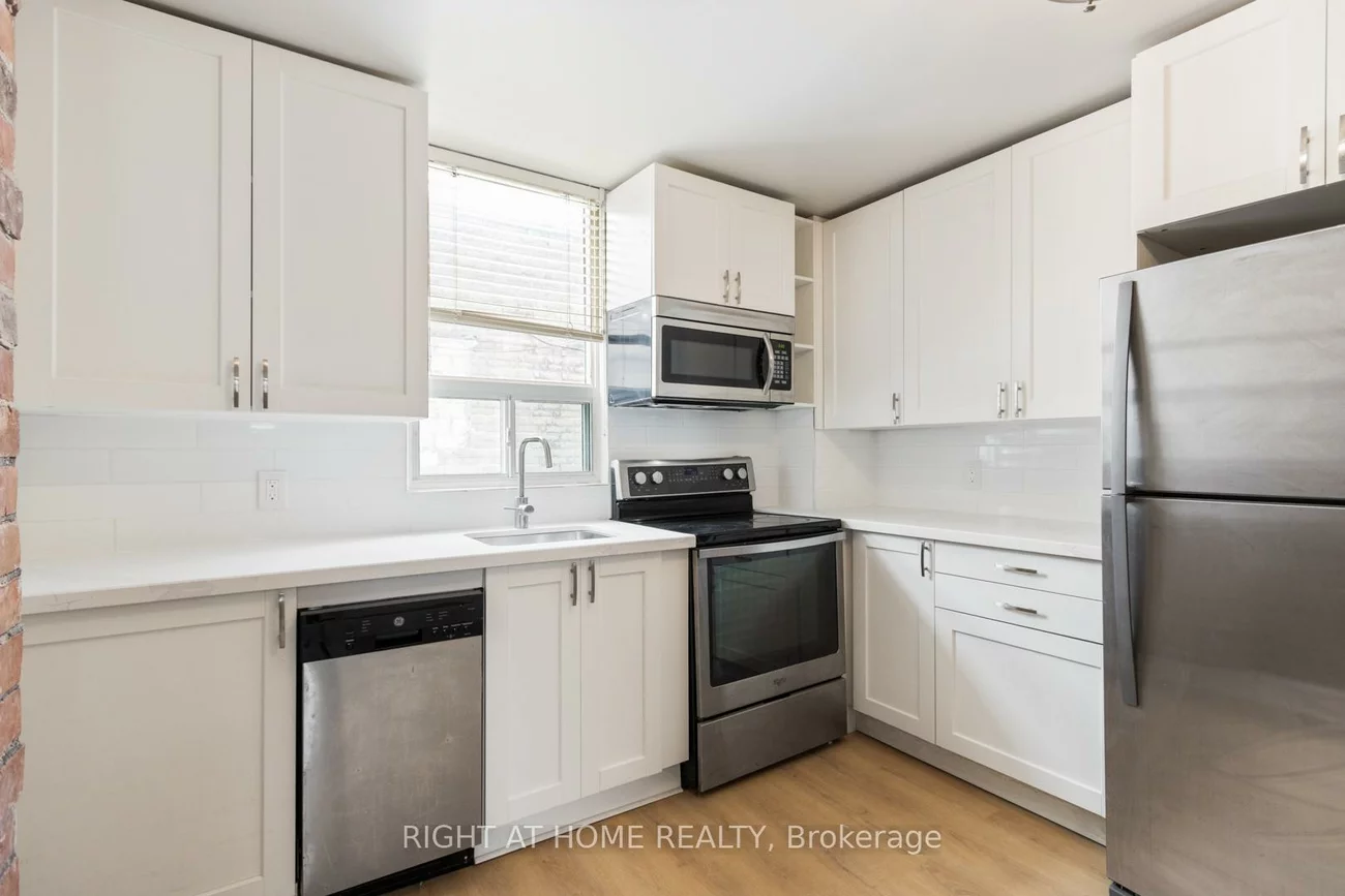 443, Ontario, Central Newmarket, Newmarket