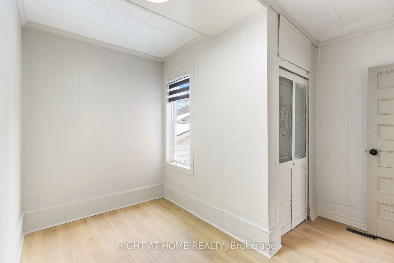 443, Ontario, Central Newmarket, Newmarket