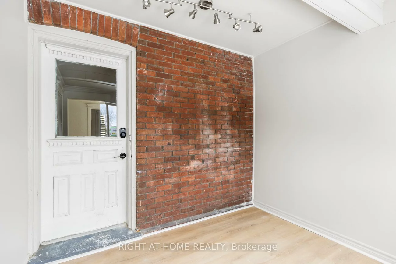 443, Ontario, Central Newmarket, Newmarket