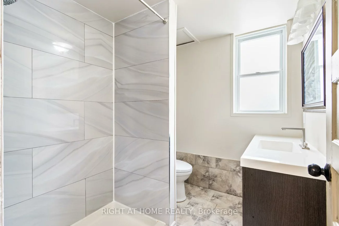 443, Ontario, Central Newmarket, Newmarket