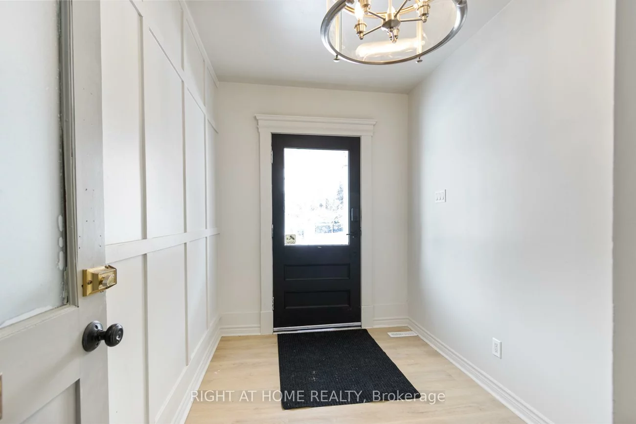 443, Ontario, Central Newmarket, Newmarket