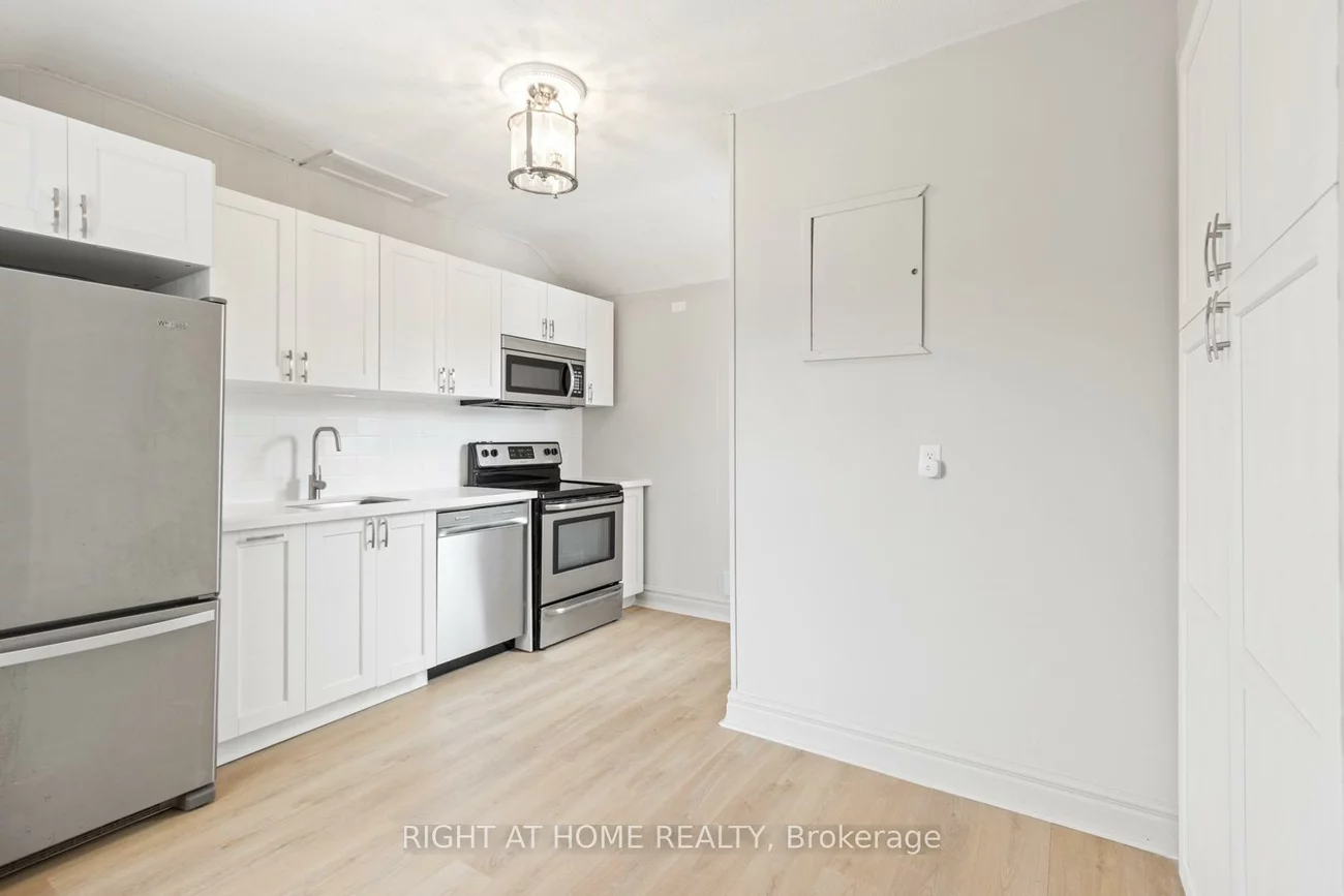 443, Ontario, Central Newmarket, Newmarket