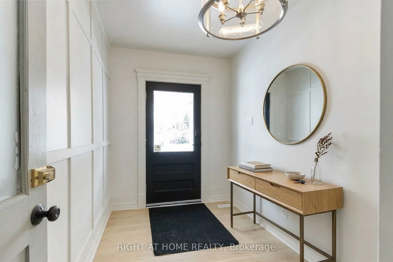 443, Ontario, Central Newmarket, Newmarket