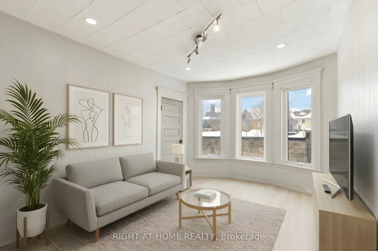 443, Ontario, Central Newmarket, Newmarket