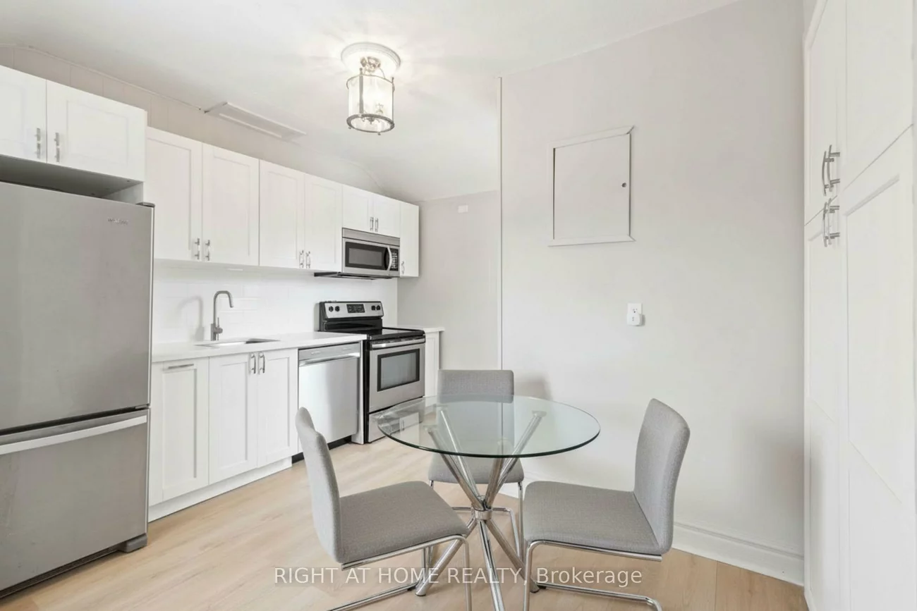 443, Ontario, Central Newmarket, Newmarket