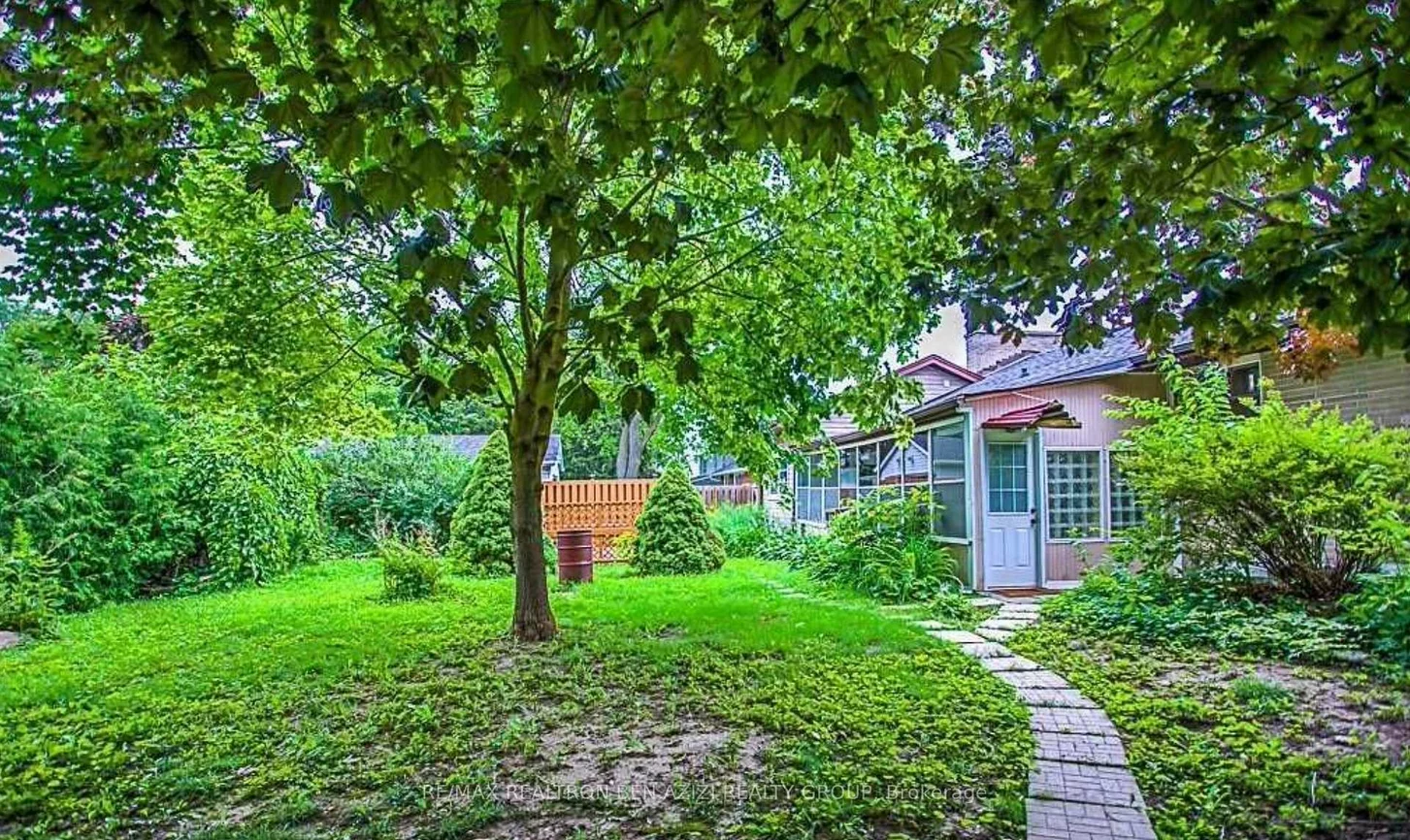 49, Don Mor, Central Newmarket, Newmarket