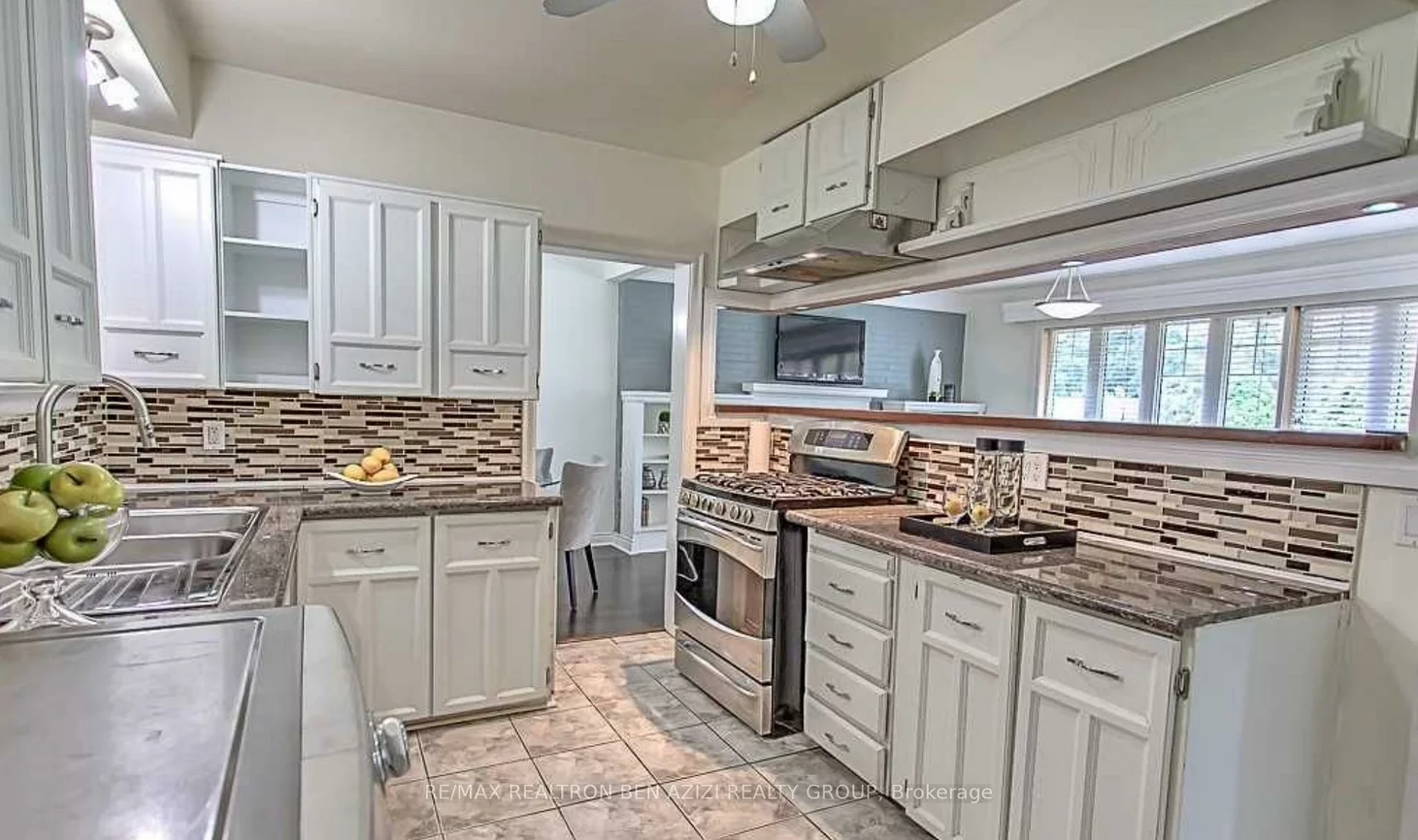 49, Don Mor, Central Newmarket, Newmarket