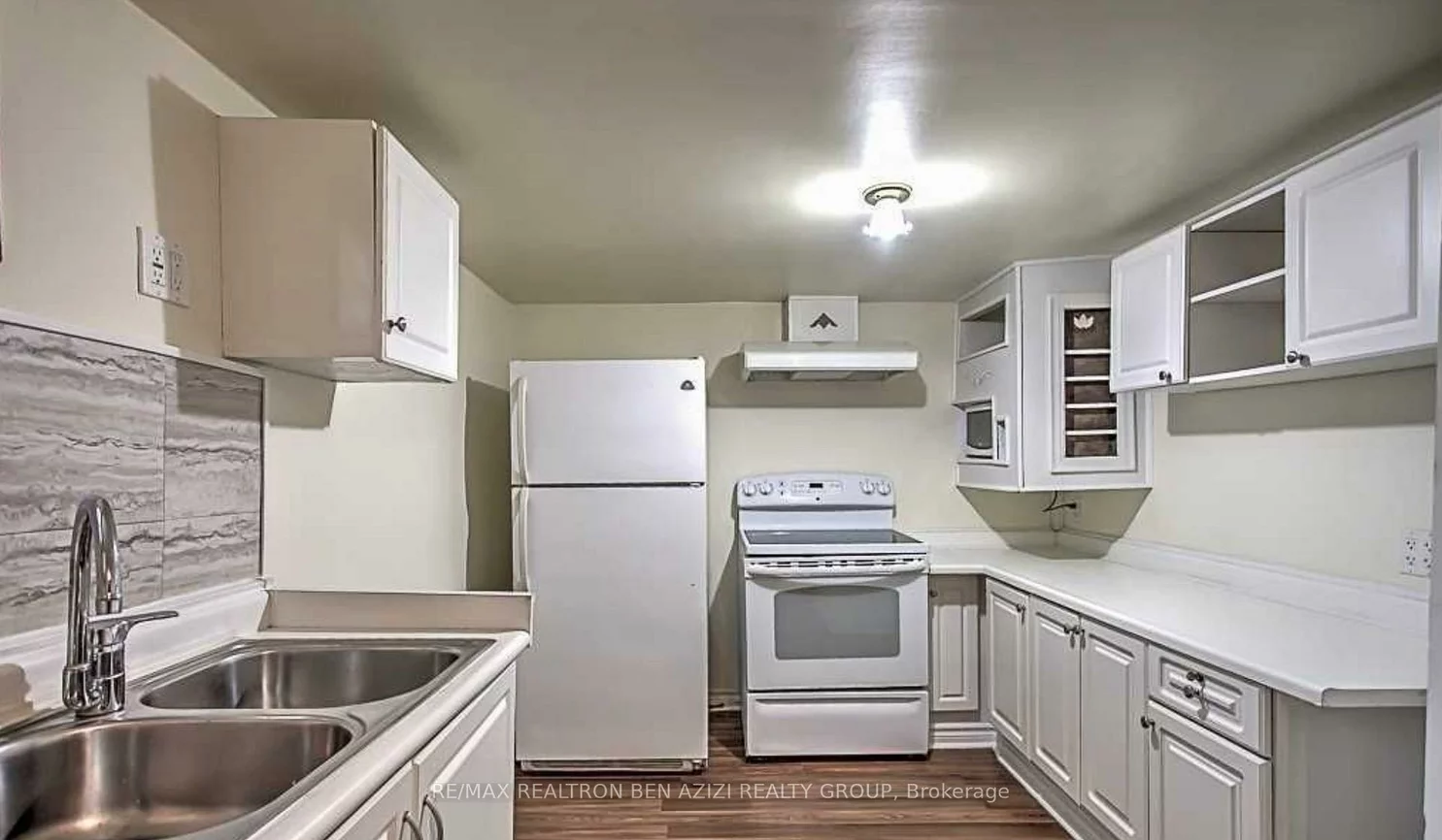 49, Don Mor, Central Newmarket, Newmarket