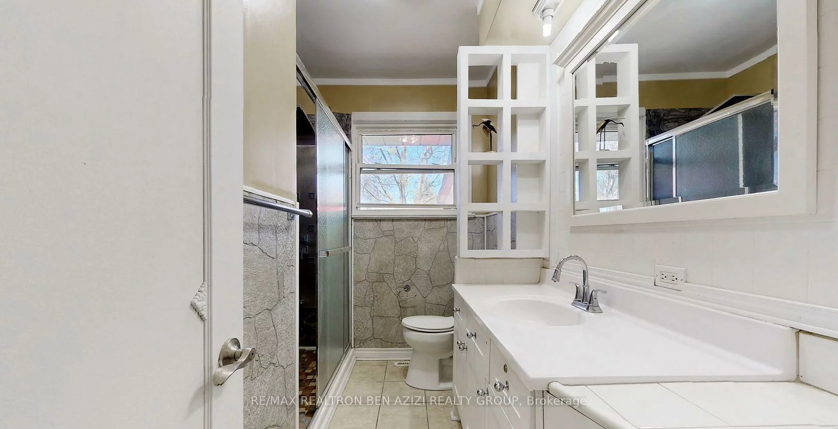 49, Don Mor, Central Newmarket, Newmarket