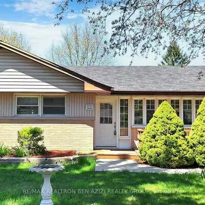 49, Don Mor, Central Newmarket, Newmarket