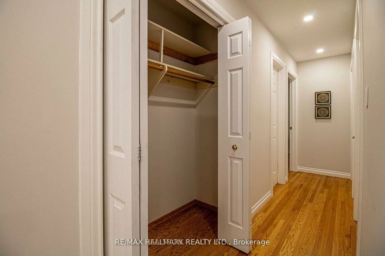 978, Wildwood, Gorham-College Manor, Newmarket