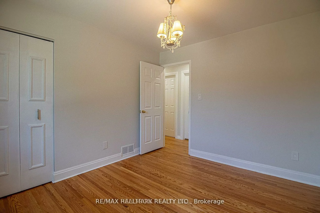 978, Wildwood, Gorham-College Manor, Newmarket