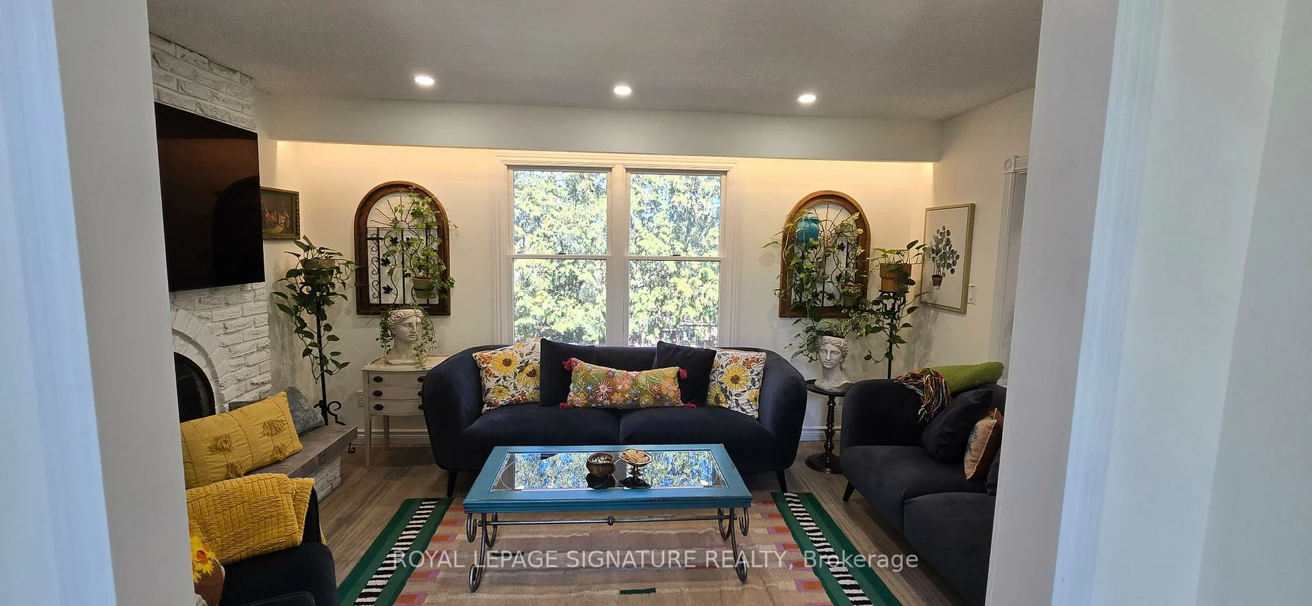 105, Ashton, Huron Heights-Leslie Valley, Newmarket