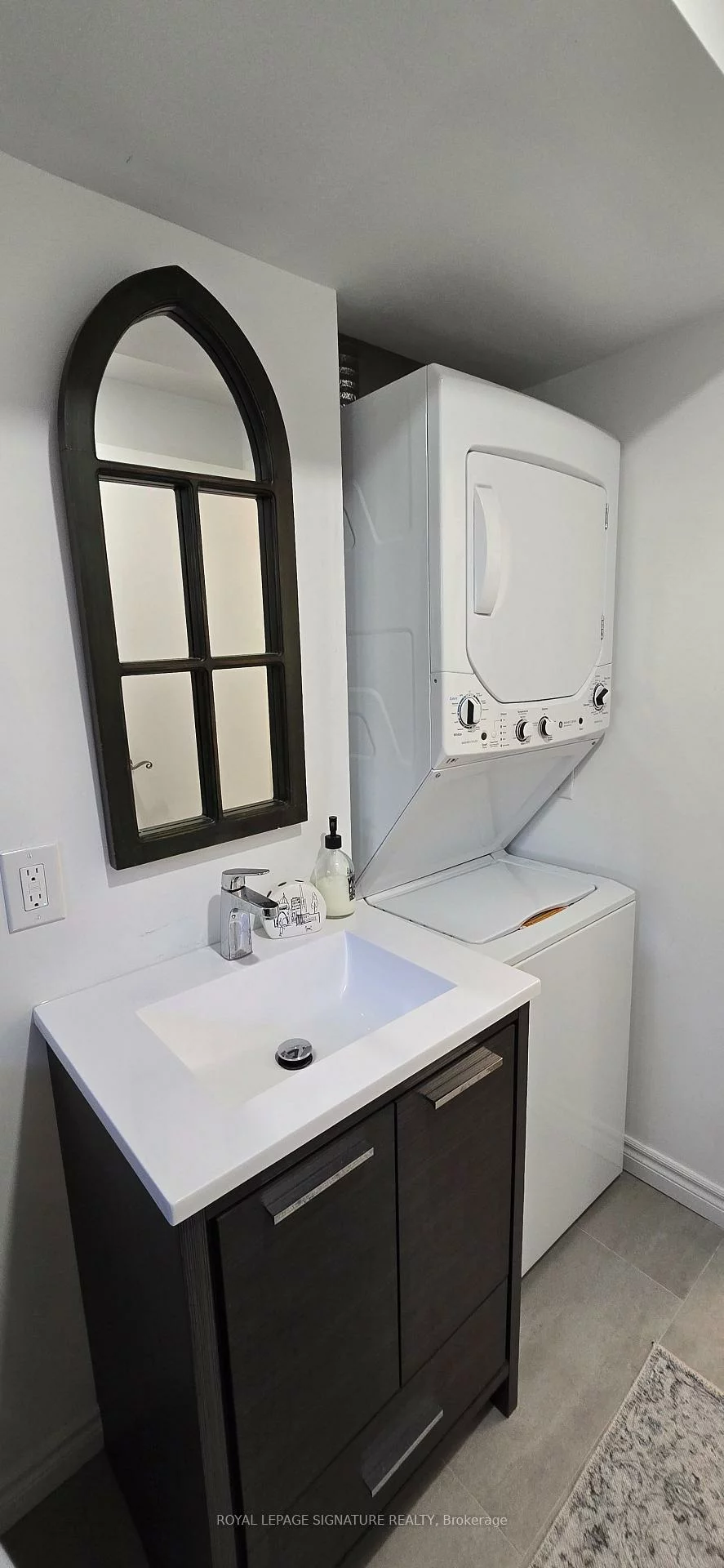 105, Ashton, Huron Heights-Leslie Valley, Newmarket