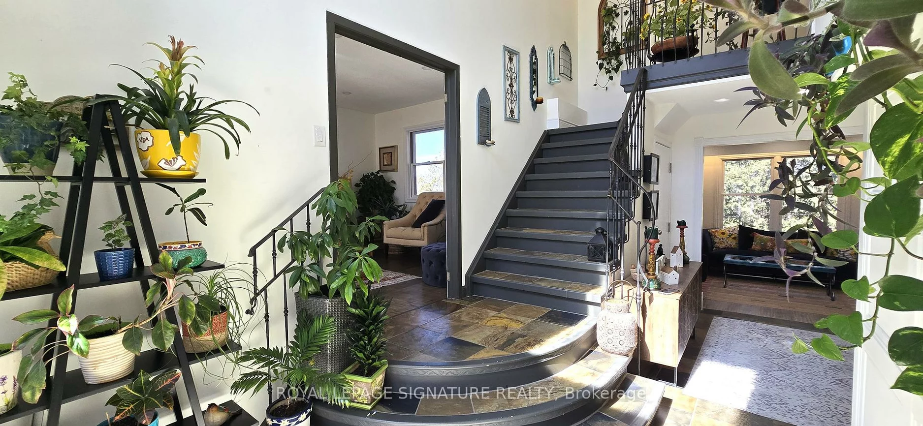 105, Ashton, Huron Heights-Leslie Valley, Newmarket